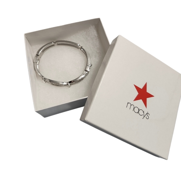 Macy's  Bangle   Bracelet  New in box Never worn  Silver-tone - Picture 5 of 13